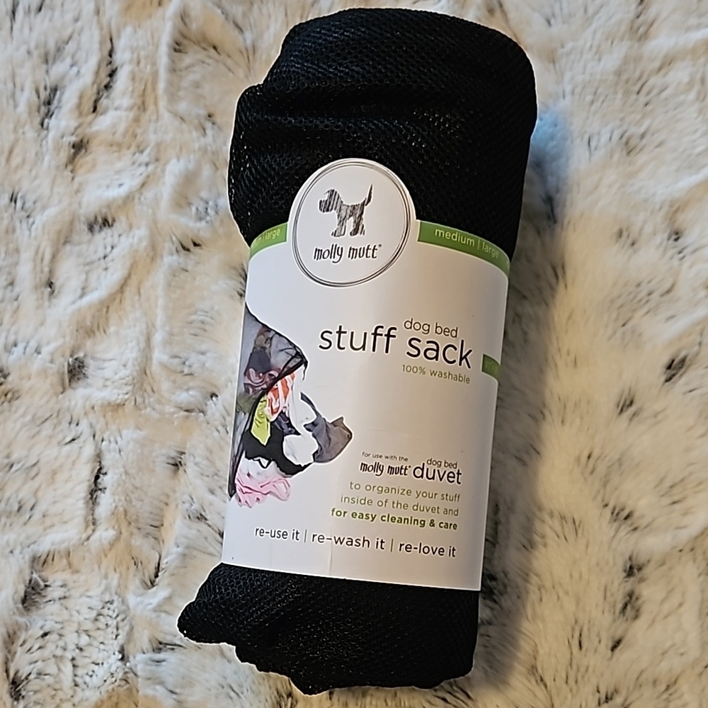 Black dog bed Stuff Sack by molly mutt. NWOT